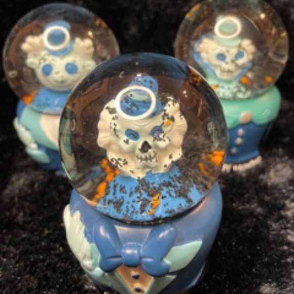 Set of 5 Haunted Mansion Mini Snowglobes - Picture 4 of 6
